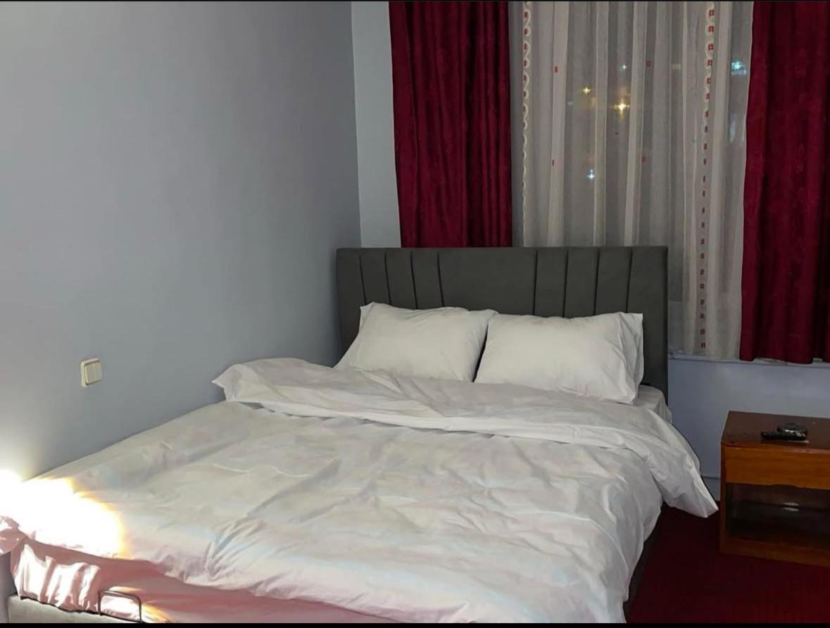 Oez Altinbasak Otel Ankara Esterno foto