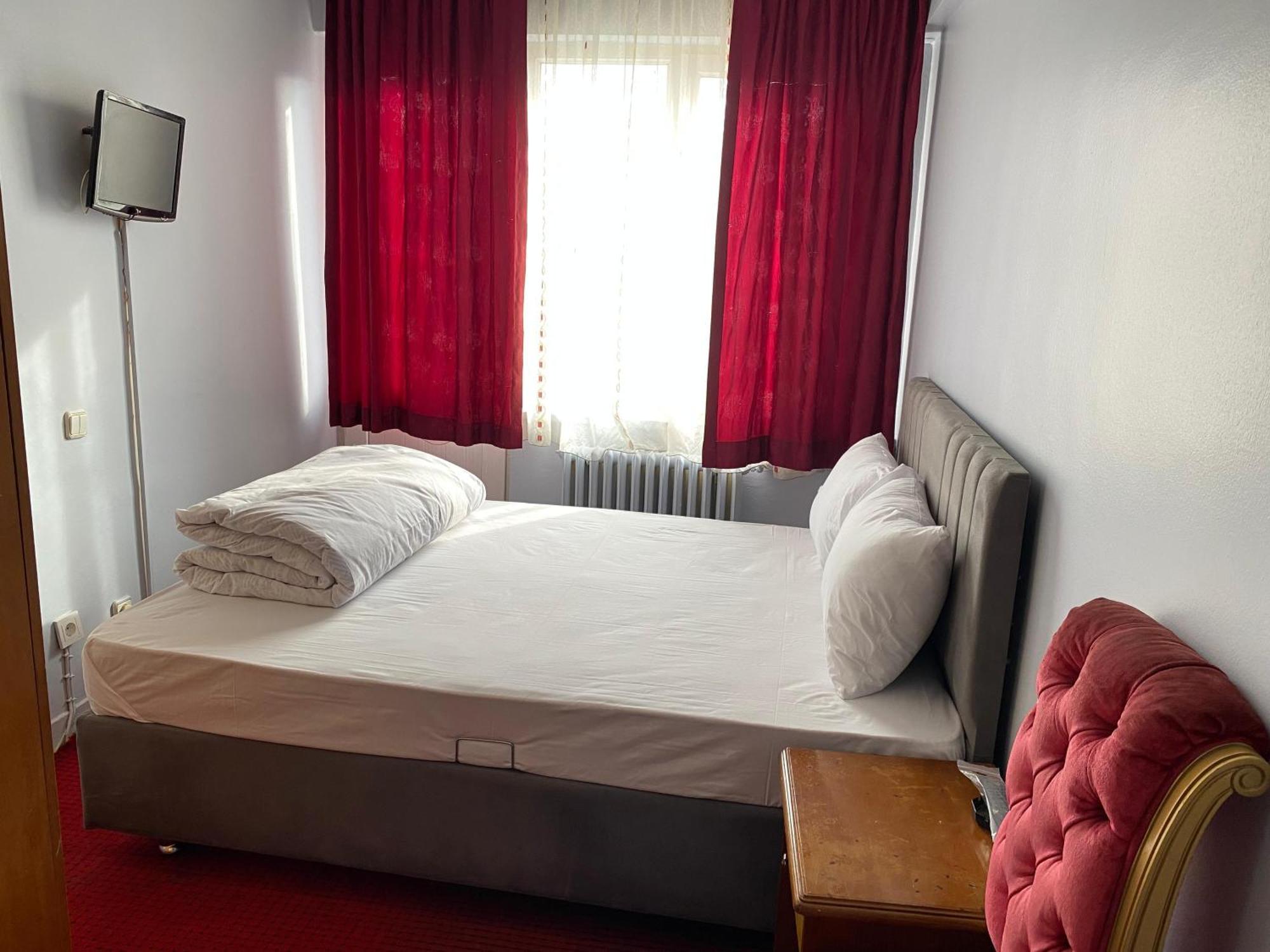 Oez Altinbasak Otel Ankara Esterno foto